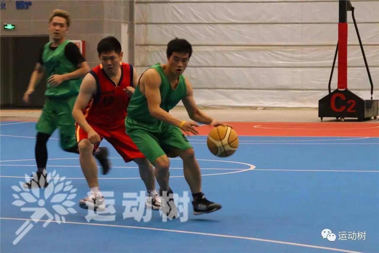 关于绿白球队以绝对实力巩固领先地位的信息