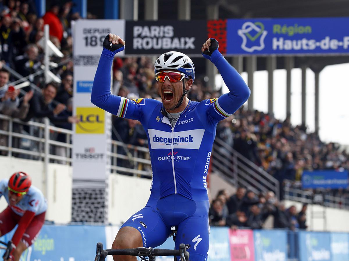 爱游戏娱乐-包含老将展现经验，助球队逆转胜利的词条