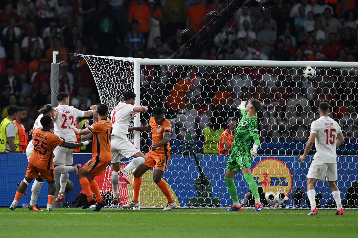 爱游戏下载-捷克挑落丹麦晋级欧洲杯半决赛