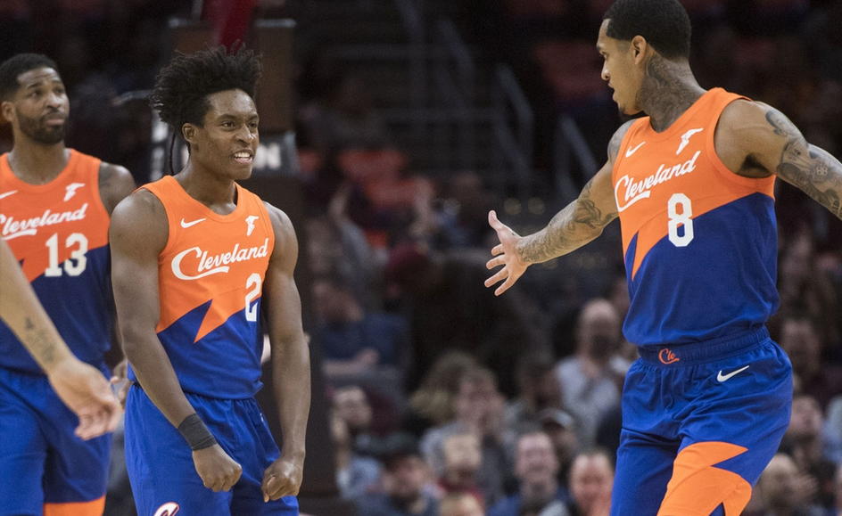 国王逆转黄蜂，汉密尔顿统治全场