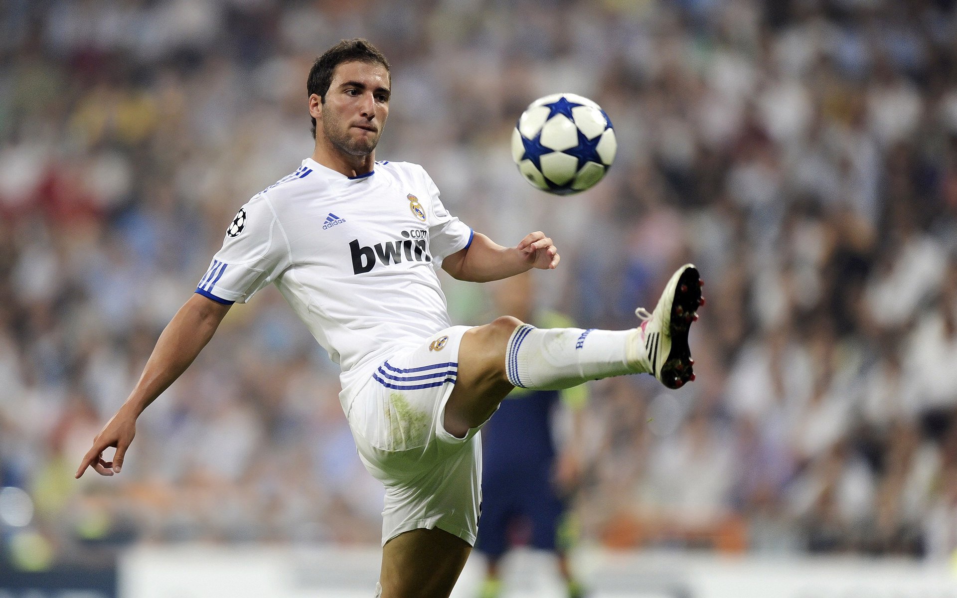 弗拉霍维奇爆发破局，阿尔及利亚式连续得分压制马德里竞技战术解析